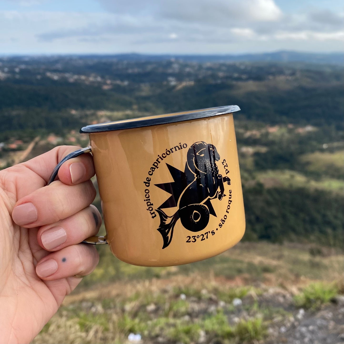 Caneca Esmaltada Trópico de Capricórnio